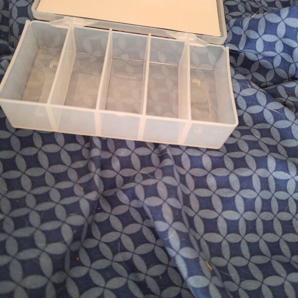 Bobbin Box - Picture 5 of 7